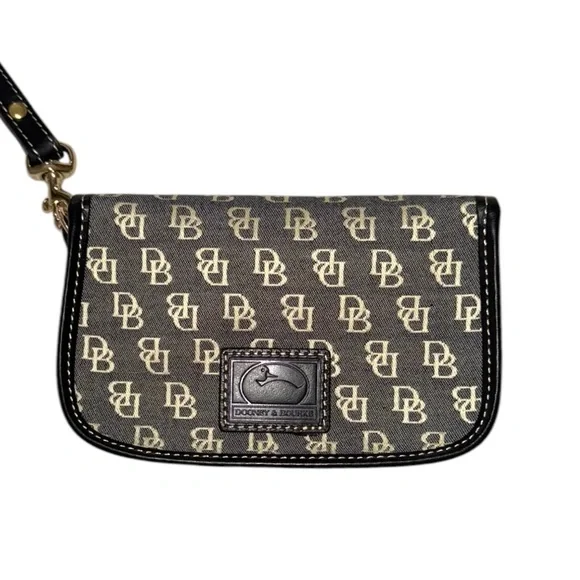 Dooney & Bourke Fabric Wristlet. - Picture 5 of 11